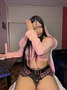DarkCherryDoll live cam on StripChat