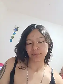 Ninffa_sweet25 live cam on StripChat