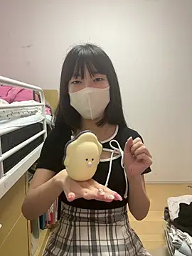 macaron_dayon live cam on StripChat