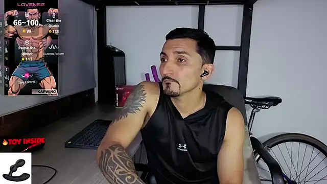 Marck_Muscle webcam