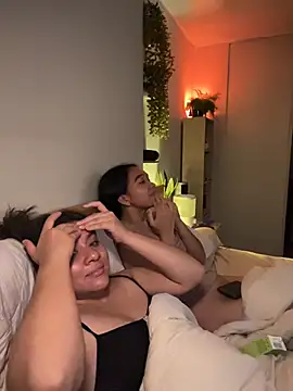 Poli_amor2025 live cam preview