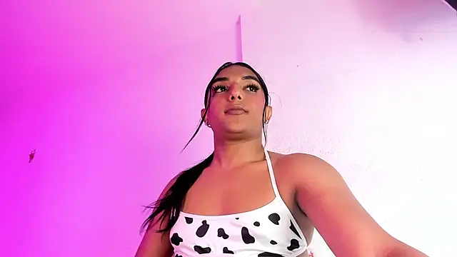 CandyLatinHott live cam preview