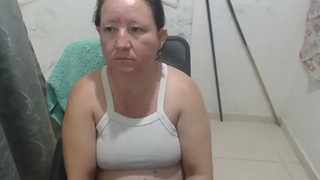 Yohis_Kiut25 live cam preview