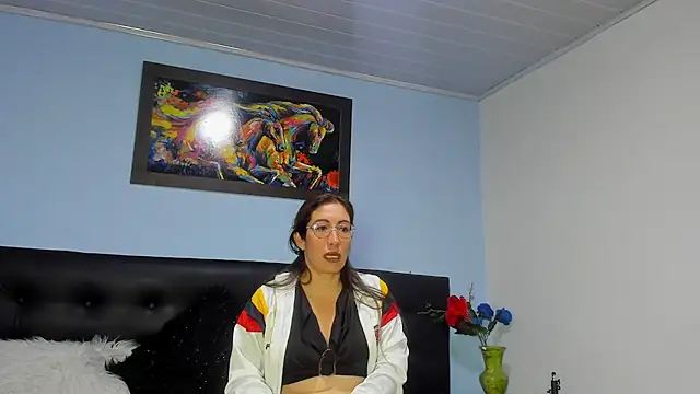 kaylaMinov_