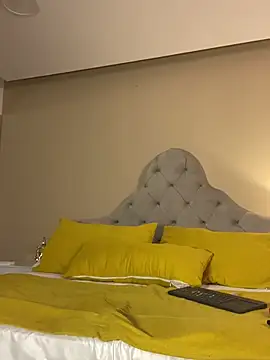 almararouge (F young) - I want to spoil you today! Nipple flash