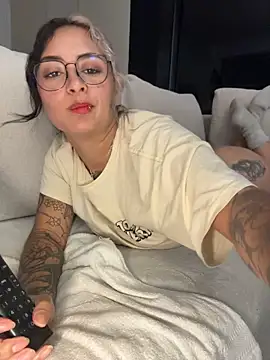 Rae_Lil_White webcam