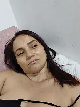 Amanda39 live cam on StripChat