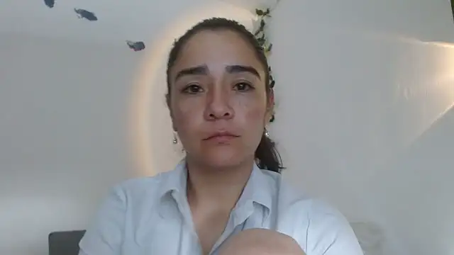 sensualstryp live cam on StripChat