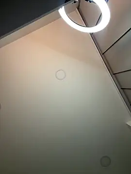 Curlyierr live cam