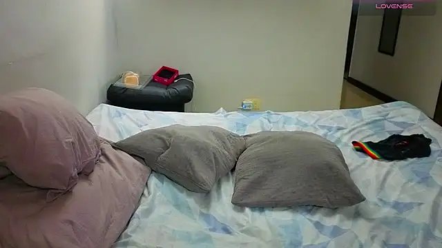 Matiashorney live cam preview