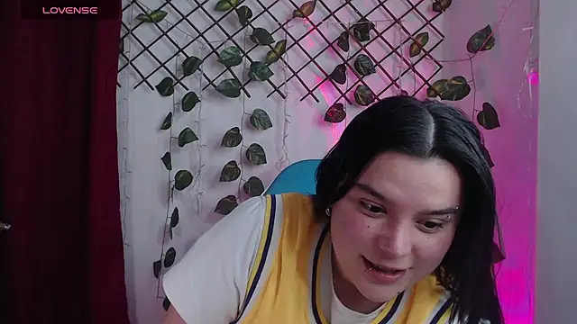 Nika_1_ live sex cam