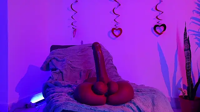 Emmi_Roberts