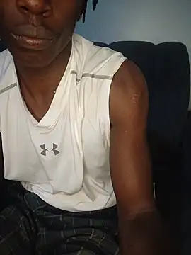 Heavyblackmamba live cam preview