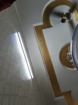 Virgin_girl_099 live cam preview