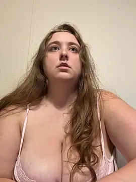 Caligirl9895 live cam preview