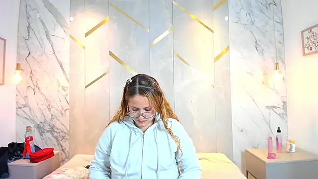 Luna_Celeste__ live cam preview