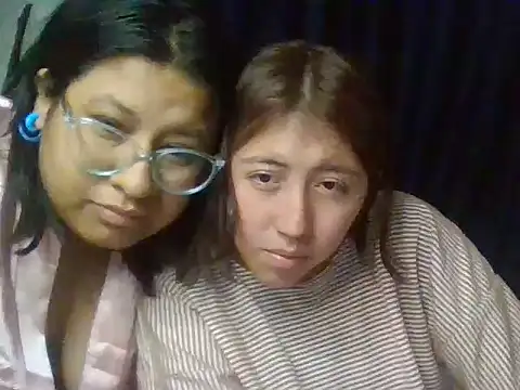 sarah12333 Live Webcam on Stripchat