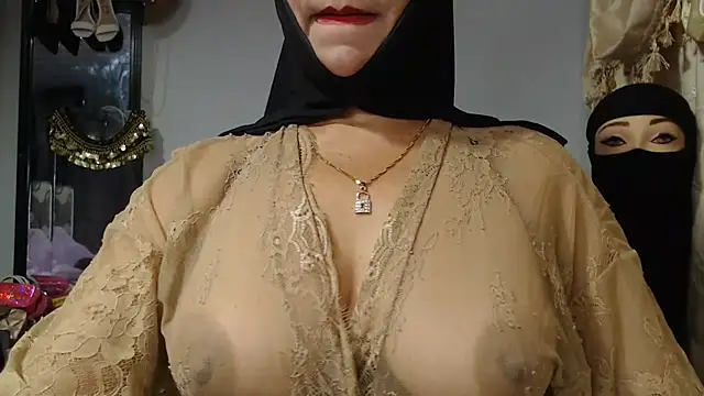nadia__abaud live cam on StripChat
