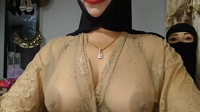 nadia__abaud live cam on StripChat