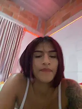 xiiomyy live cam on StripChat