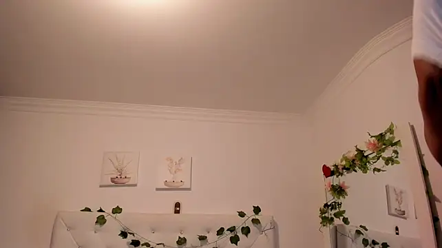sultryebony_6 (F young) - finger in my ass