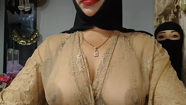 nadia__abaud (F milf) - PLAY MY HAIRS PUSSY😜😜😜