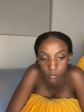 FiorelaLenin live cam on StripChat