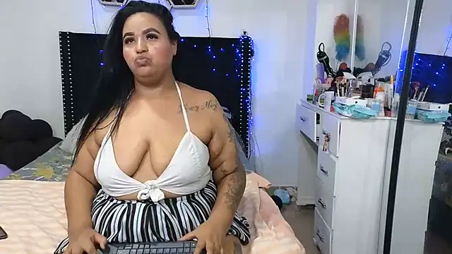 charlotte_077 live cam on StripChat