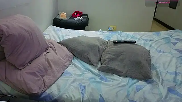 Matiashorney live cam preview