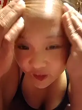 Hanhphuc_x live cam on StripChat
