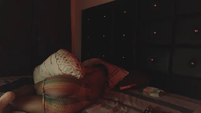SashaBrianna99 live cam on StripChat