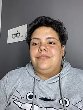 Hailey_Curvy