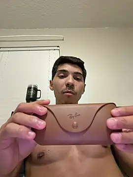 WavyAlloy30 live adult webcam preview