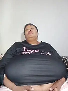 nancy111 (F milf) - Make Me cum and squit in my toy