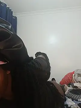 Black_prettty live cam on StripChat
