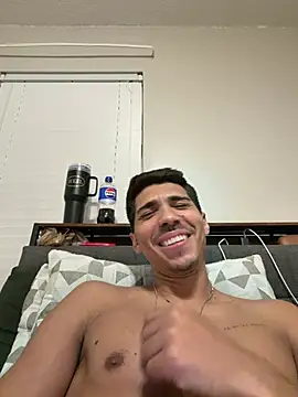 WavyAlloy30's live cam