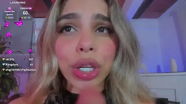 crisbell_lopez live cam on StripChat
