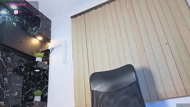 MR_EITHAN live cam preview