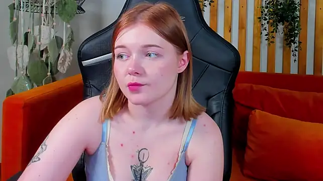 ElinaVale live cam preview