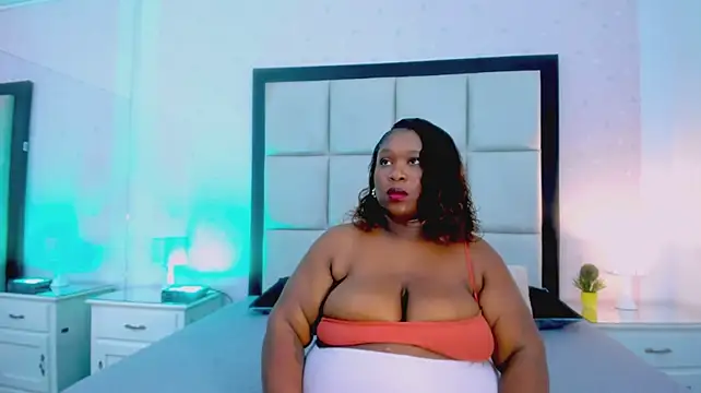 TreisyVixen