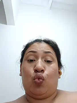 Hot_bella12
