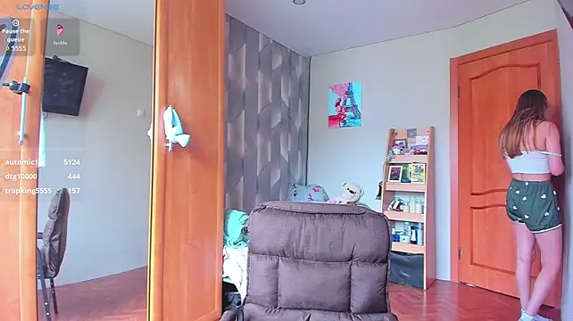 Tiny_Kiss webcam