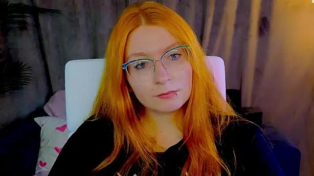 AliceBrightside live cam on StripChat