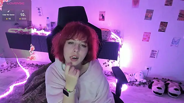 Inferno_kitten live cam on StripChat