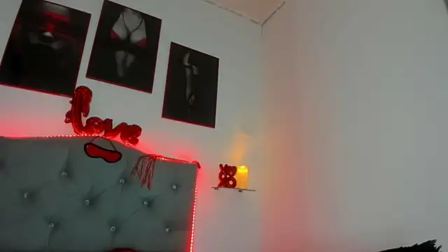 SaraAldridge webcam