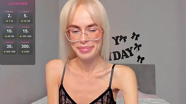 bellatip live cam on StripChat
