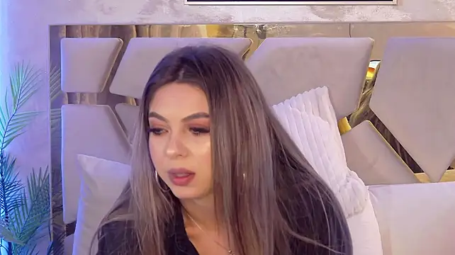 AylinRosee live cam on StripChat