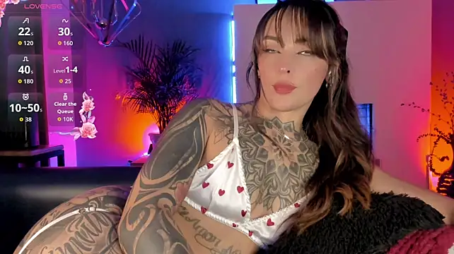 Megan_inked live cam on StripChat