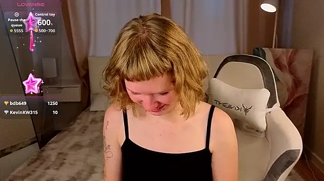 violetdesiree's live room