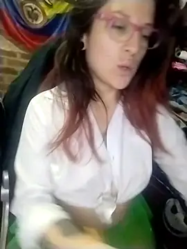 _Alaskamisa live cam on StripChat